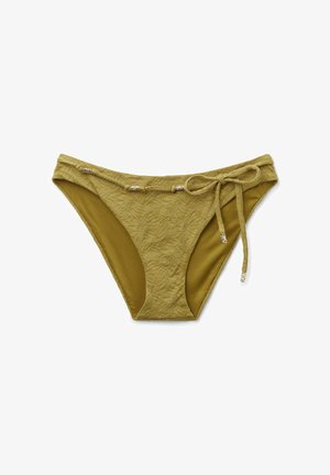 Olivgrüner, strukturierter Bikini-Slip mit seitlicher Bindung und dekorativen silbernen Perlen am Bund, präsentiert vor weißem Hintergrund.