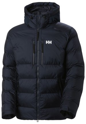 Marineblauwe gewatteerde jas met een capuchon, voorzien van een volledige rits aan de voorkant, twee bovenste ritszakken en een logo op de linkerborst. Gequiltde textuur.