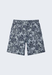 Short en denim avec motifs floraux foncés et paisley, poches avant, passants de ceinture et fermeture à bouton sur un fond clair.