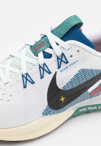 Nike Performance REACTX PEGASUS 5 - Trail hardloopschoenen - white/black/court blue/cedar/bicoastal