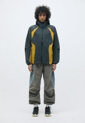 Nike Sportswear TECH JACKET - Vetrovka - anthracite/ochre/(black)