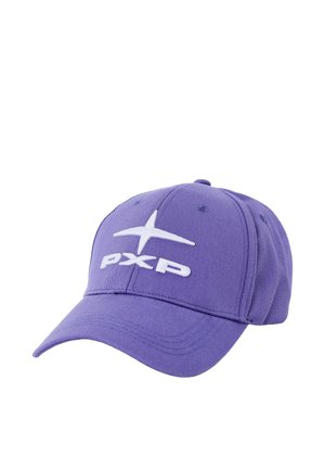Casquette de baseball violette avec une visière courbée et un logo blanc "PXP" ainsi qu'un motif étoile brodés sur le panneau avant.