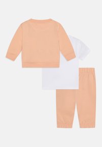 Calvin Klein Jeans MONOGRAM STARTER GIFTPACK UNISEX SET - Kelnės - pink sand