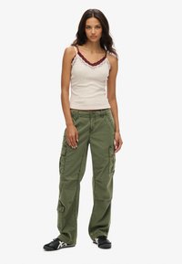 Superdry & Co STRAIGHT - Cargobroek - thyme green