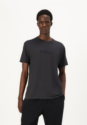 Relaxed Logo Graphic Tee - T-Shirt print - phantom