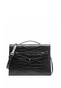 Czarna torebka ze skóry w wzór krokodyla, z górnym uchwytem i odpinanym paskiem na ramię; posiada przednią kieszeń oraz błyszczące akcenty metalowe.