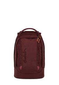 Zaino color bordeaux realizzato in tessuto resistente, dotato di spallacci imbottiti, numerosi scomparti con zip e un logo stampato sul davanti.