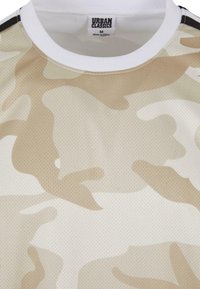 Thumbnail Image 8