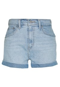 Pantalones cortos de mezclilla azul claro con dobladillos enrollados, que presentan un diseño clásico de cinco bolsillos, cierre de botón y un ligero desvanecimiento.