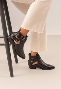 befree MILAN - Botines camperos - black