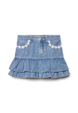 Minigonna in denim blu con orlo doppio a volant e ricamo di margherite bianche lungo le tasche frontali.