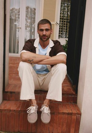 Gioseppo, Zapatos con cordones - taupe