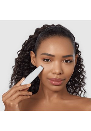 GESKE, MICROCURRENT FACE-LIFT PEN | 6 IN 1 - Skincare tool - white