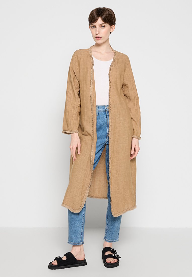 Le Monde du Lin Lichte jas camel Le Monde du Lin Lichte jas camel