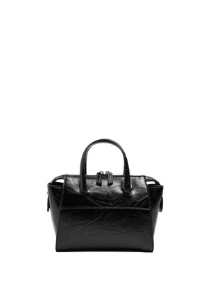 Czarna skórzana torebka na dwa uchwyty z zamkiem błyskawicznym na górze, pokazana na jednolitym białym tle.