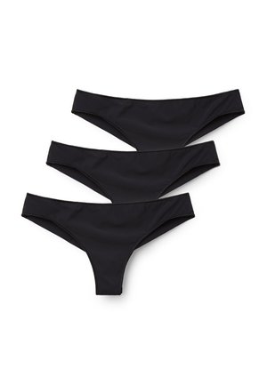 Trzy czarne bezszwowe damskie majtki bikini ułożone na białym tle, pokazujące widok z przodu i z boku.