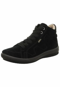 Sneaker alto nero in suede con finitura testurizzata, dotato di lacci piatti, punta rotonda e suola in gomma a contrasto.