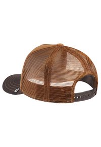 Cappellino trucker in rete marrone con visiera nera curvata, dotato di chiusura snapback e dettagli di cucitura rinforzata sulla corona.