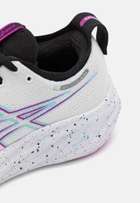 ASICS GEL-NIMBUS 26 - Zapatillas running asfalto - white/soothing sea
