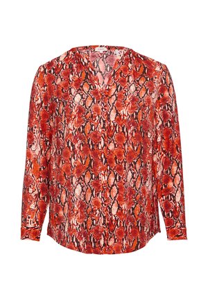 Czerwona bluzka z długim rękawem z wzorem w węża w odcieniach czerwieni, czerni i bieli. Projekt z dekoltem w kształcie litery V i mankietami zapinanymi na guziki.