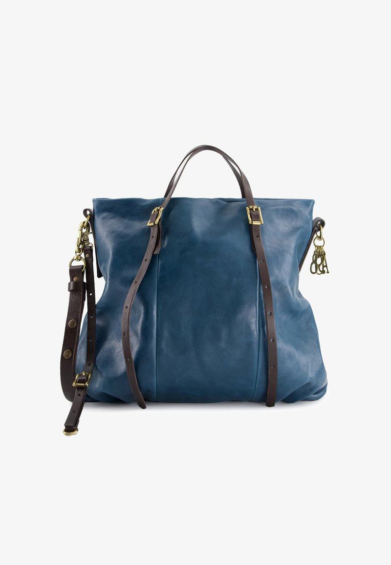 Grote blauwe leren schoudertas met donkerbruine verstelbare hengsels, voorzien van messing hardware en een rits bovenaan, met een gladde textuur en minimale details.