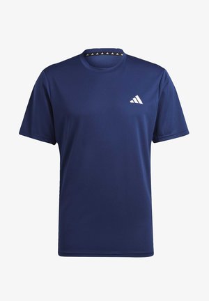 Marinblå atletisk t-shirt tillverkad av fukttransporterande tyg, med rund hals och en liten vit logotyp på vänster bröst.