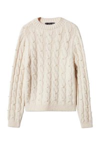 Pull en maille torsadée couleur crème avec des motifs texturés et des accents décoratifs en perles. Il présente un col rond ainsi que des poignets et un ourlet côtelés.