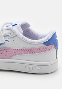 Puma SMASH 3.0 UNISEX - Sportcipő - white/grape mist/blue skies