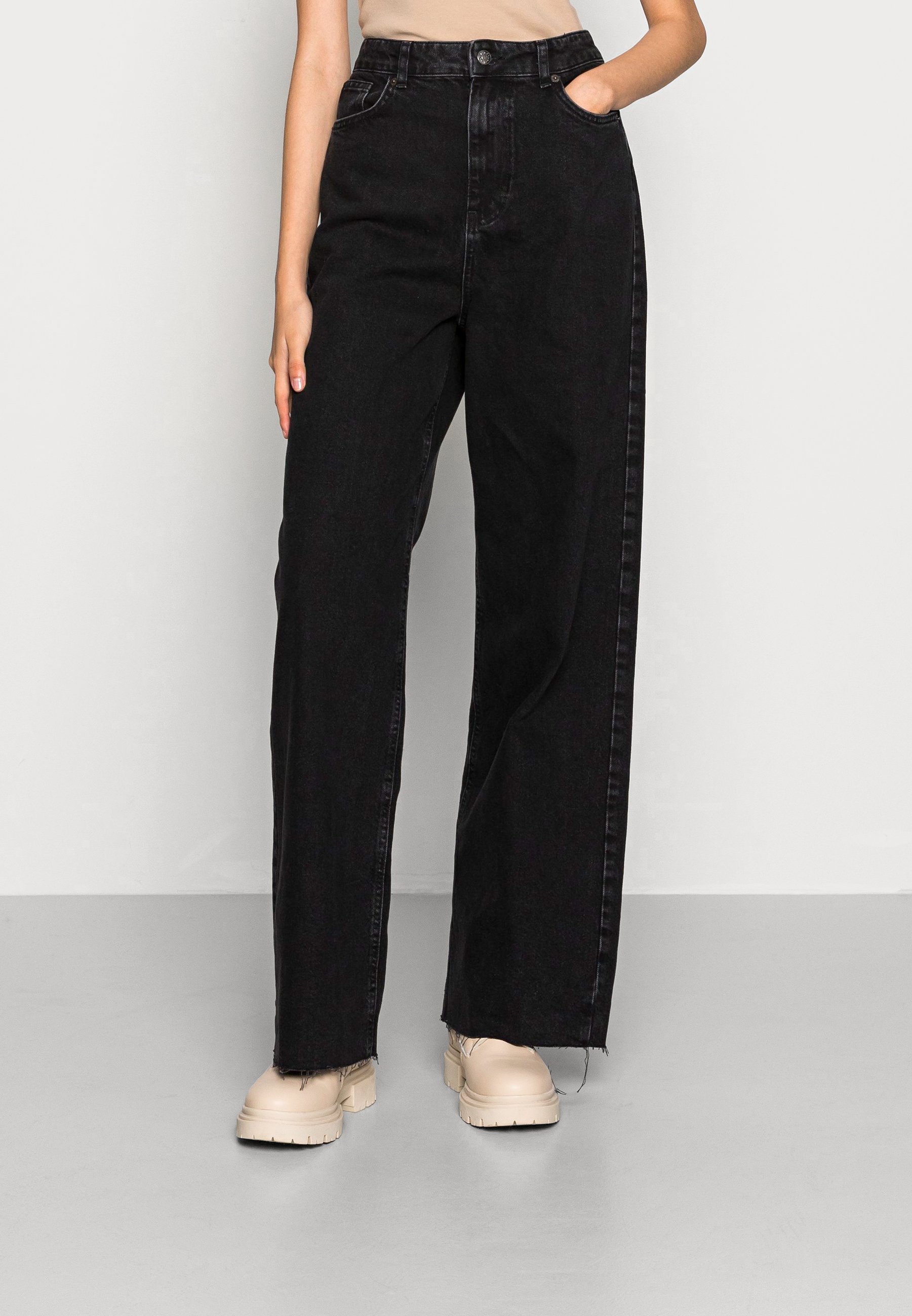 NA-KD WIDE LEG Vaqueros a campana - washed black/negro - Zalando.es