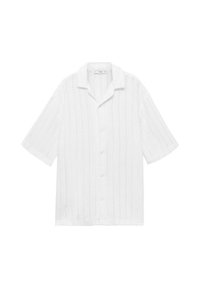 Witte short-sleeve shirt met een gestructureerd patroon, knoopsluiting en een klassiek kraagontwerp. Gemaakt van lichtgewicht materiaal.