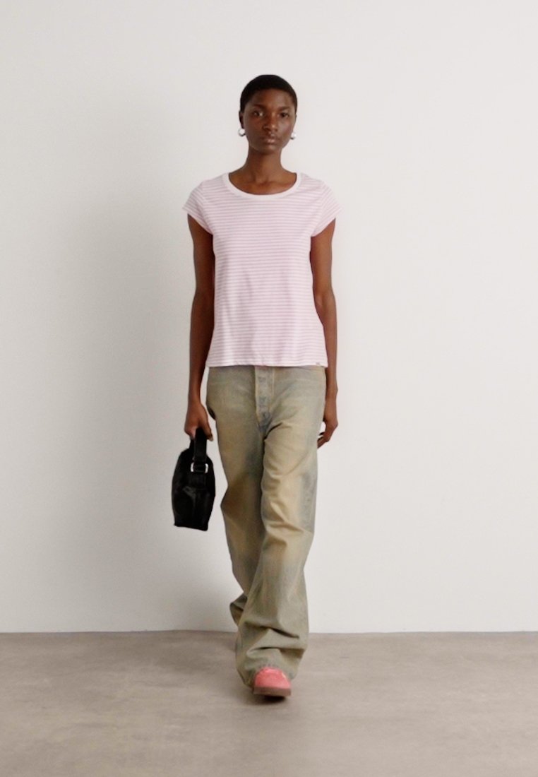 売れ筋商品|||マッズ ノーガード Tシャツ レディース トップス STRIPE TEASY TEE - Print T-shirt - blushing bride/briliant white Mads Nørgaard | T-Shirt | Organic Jersey Stripe Teasy Tee