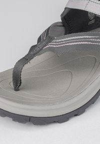 Keen TERRADORA II TOE POST - T-bar sandals - dark grey/dawn pink