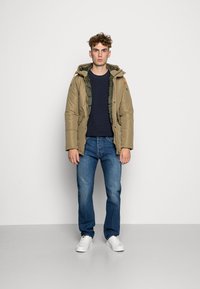 Levi's® 501® LEVI'S®ORIGINAL - Calças de ganga de perna direita - go back home