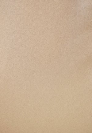 Beige stof med en glat, let tekstureret overflade, som har en subtil glans og ingen tydelige mønstre eller accenter.