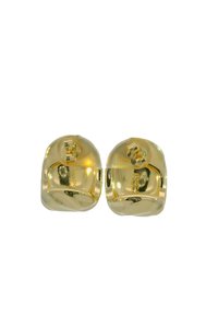 Goldfarbene Ohrringe mit einer abgerundeten, abstrakten Form und einer glatten, glänzenden Oberfläche. Die Vorderseite hat einen kleinen Verschluss für sicheren Halt.