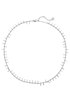 Collar delicado de cadena de plata con pequeños colgantes verticales en barra espaciados uniformemente y cierre de langosta con cadena extensora y etiqueta en forma de corazón.