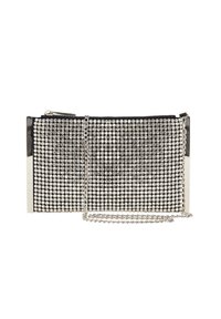 Clutch nera decorata con strass argento, forma rettangolare, chiusura a zip e tracolla in argento staccabile. Texture liscia.