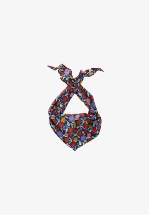 Tamsiai mėlynas audinio bandana su gėlių raštais raudonos, oranžinės, geltonos, violetinės ir rožinės spalvos, surišta laisvu mazgu.