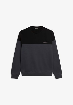 Felpa nera e grigia con scollo rotondo, maniche lunghe e un logo "FREDDY" sobrio sul petto, con una texture del tessuto uniforme.