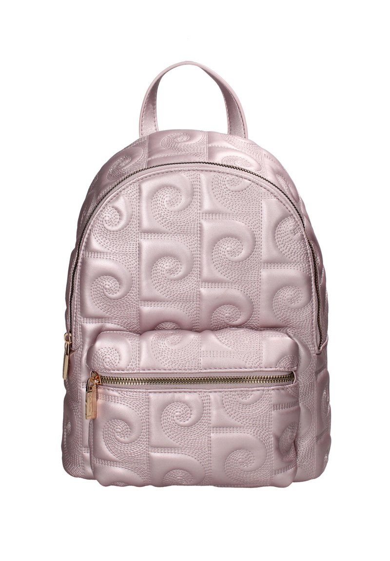 Zaino rosa chiaro con motivo a spirale trapuntato, forma arrotondata e tasca frontale con zip; presenta materiale testurizzato e dettagli in metallo dorato.