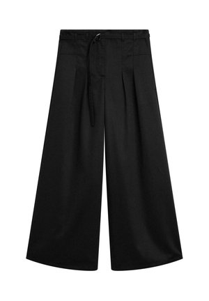Schwarze, weit geschnittene Hose mit Falten, einem Tunnelzugbund und einem glatten, strukturierten Stoff. Keine sichtbaren Taschen oder Metallteile.