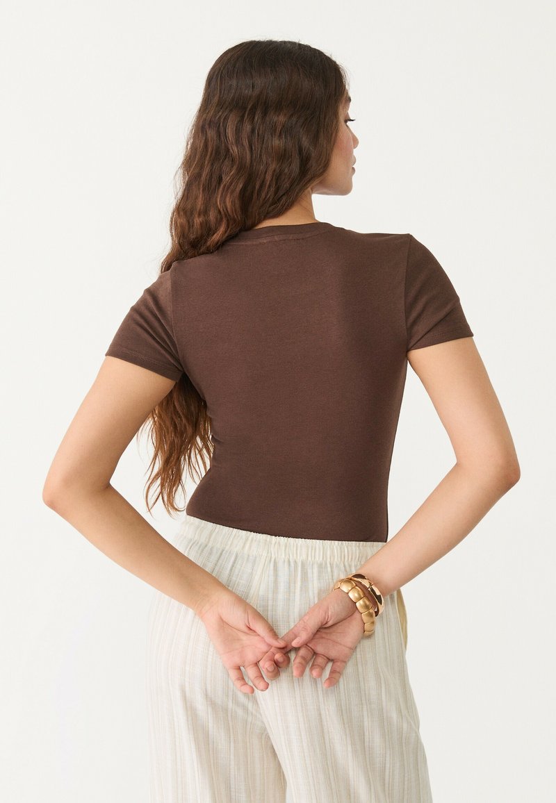 Stradivarius T Shirt Open Rug Stradivarius Tank Top