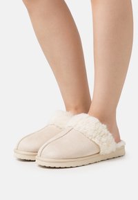 Bianco BIASWEETIE SLIDE - Chaussons - beige