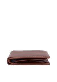 Braune Leder-Bifold-Geldbörse, zusammengefaltet, zeigt glatte Textur und sichtbare Nähte entlang der Kanten.