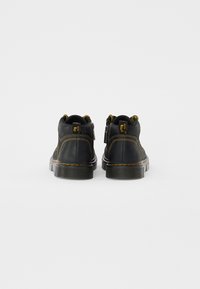 Dr. Martens RAFFE CHURCH UNISEX - Nööritavad poolsaapad - black wyoming