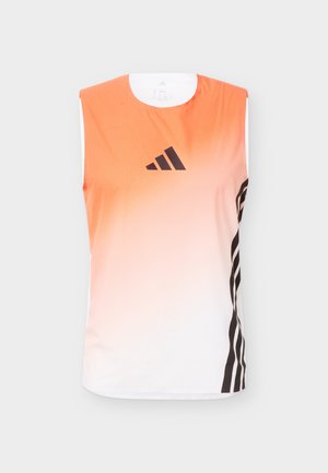 Ærmeløs sportstrøje med orange til hvid gradient, sort Adidas-logo centreret på brystet og tre sorte striber langs højre side.