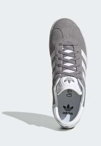 adidas Originals GAZELLE - Baskets basses - grey
