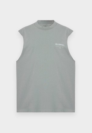 Top sin mangas de color gris claro con cuello redondo, confeccionado en algodón suave, con un pequeño logo blanco en el frente.