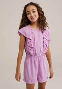 Lila overall fodros ujjakkal és elasztikus derékkal, könnyű anyagból készült, felgördelhető mandzsettákkal és sima textúrával.