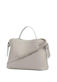 Borsa a mano in pelle grigio chiaro con un manico superiore singolo e una tracolla regolabile, caratterizzata da cuciture minimali e una texture morbida.